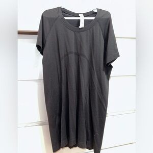 Lululemon swiftly tech short sleeve shirt size 8. Worn once.